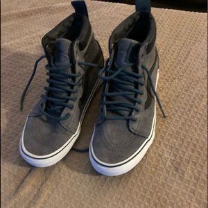 High top vans. Brand new women’s 9 men’s 7 1/2